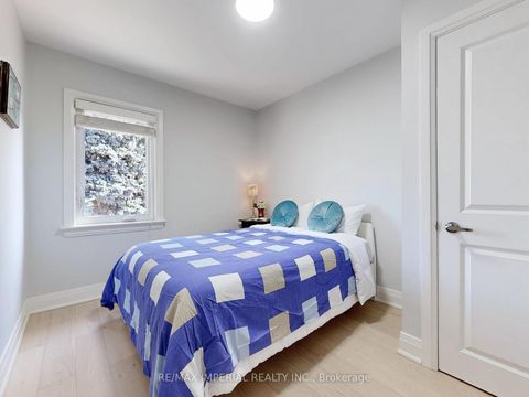 Photo 22 at 9 Lesmount Avenue, East York, Toronto