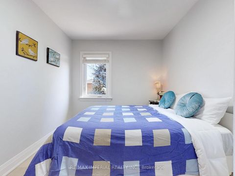 Photo 23 at 9 Lesmount Avenue, East York, Toronto