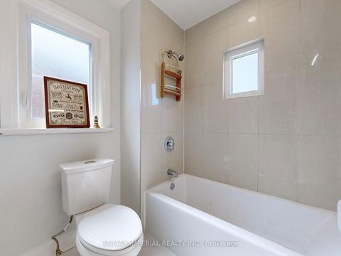 Photo 28 at 9 Lesmount Avenue, East York, Toronto