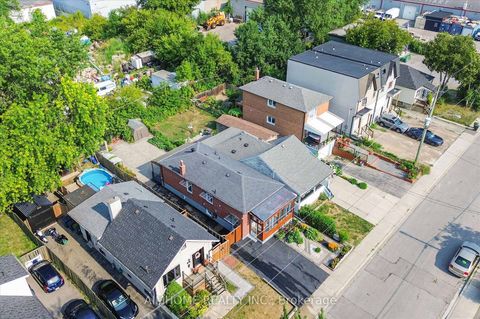 Photo 2 at 29 Jeavons Avenue, Birchmount, Toronto