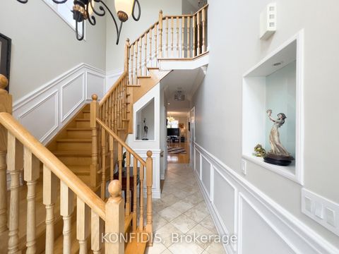 Photo 11 at 56 Mintwood Road, Patterson, Vaughan