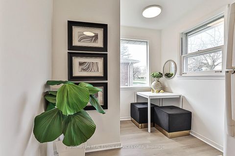 Photo 11 at 81 Maxome Avenue, Newtonbrook East, Toronto