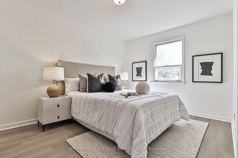 Photo 15 at 81 Maxome Avenue, Newtonbrook East, Toronto