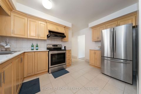 Photo 3 at 71 pleasant view Drive, Pleasant View, Toronto