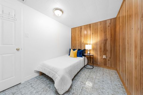 Photo 15 at 71 pleasant view Drive, Pleasant View, Toronto