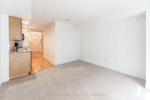 Photo 11 at 222 - 270 Wellington Street W, Waterfront Communities C1, Toronto