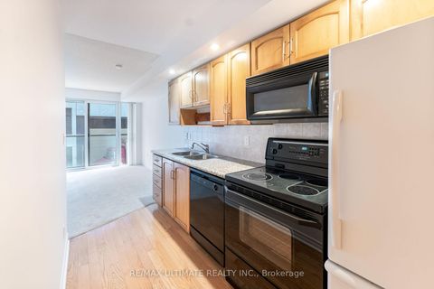Photo 12 at 222 - 270 Wellington Street W, Waterfront Communities C1, Toronto