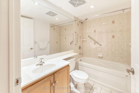 Photo 16 at 222 - 270 Wellington Street W, Waterfront Communities C1, Toronto