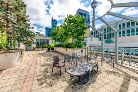Photo 22 at 222 - 270 Wellington Street W, Waterfront Communities C1, Toronto