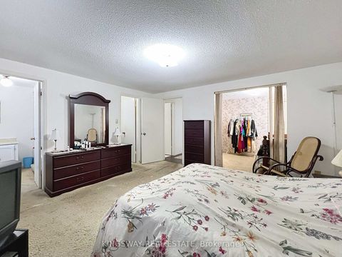 Photo 3 at 55 Copperwood Square, Milliken, Toronto