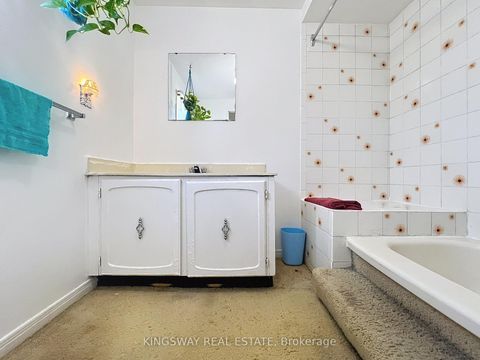 Photo 5 at 55 Copperwood Square, Milliken, Toronto