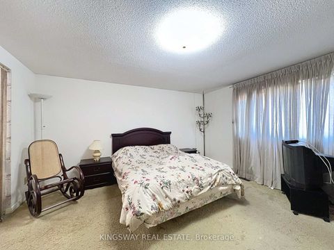 Photo 8 at 55 Copperwood Square, Milliken, Toronto