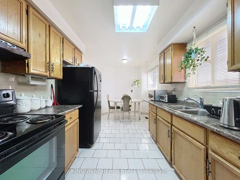 Photo 34 at 55 Copperwood Square, Milliken, Toronto