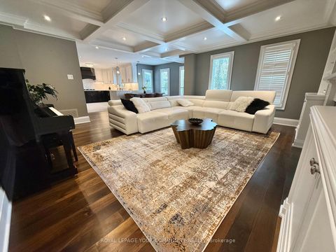Photo 7 at 20 White Lodge Crescent, Mill Pond, Richmond Hill