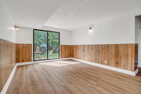 Photo 20 at 33 Pettibone Square, L'Amoreaux, Toronto