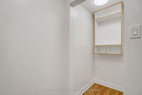 Photo 24 at 33 Pettibone Square, L'Amoreaux, Toronto