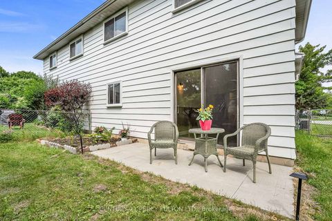 Photo 31 at 33 Pettibone Square, L'Amoreaux, Toronto