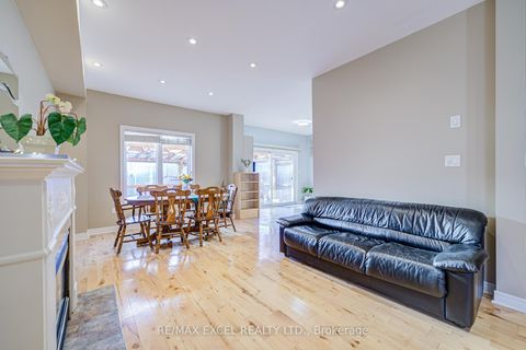 Photo 12 at 23 Lena Drive, Rouge Woods, Richmond Hill