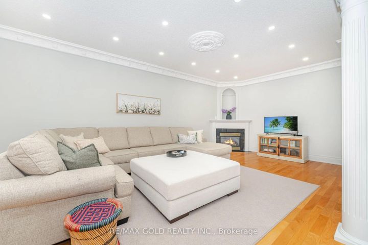 Photo 17 at 41 Leparc Road, Vales of Castlemore North, Brampton