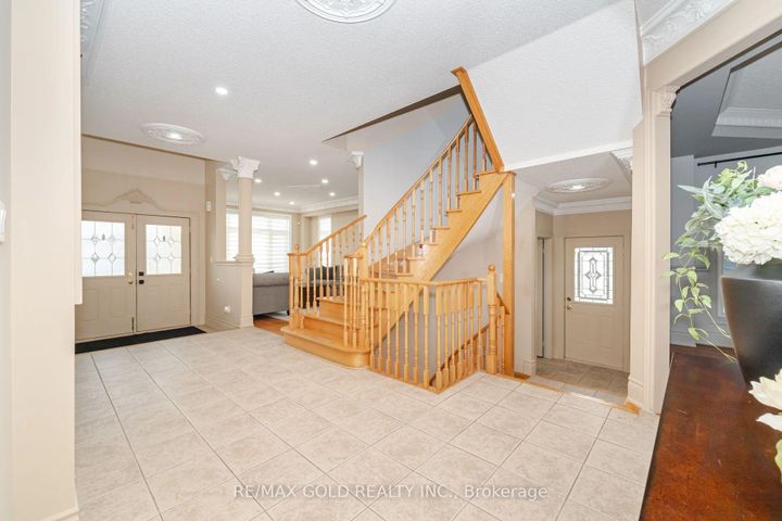 Photo 19 at 41 Leparc Road, Vales of Castlemore North, Brampton