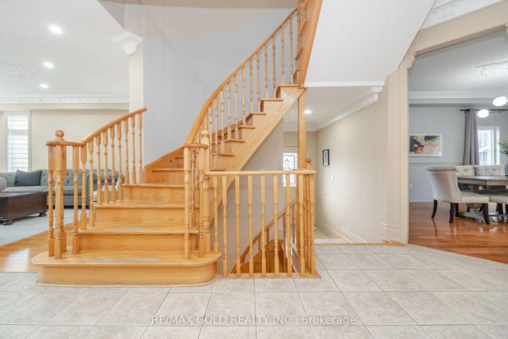 Photo 22 at 41 Leparc Road, Vales of Castlemore North, Brampton