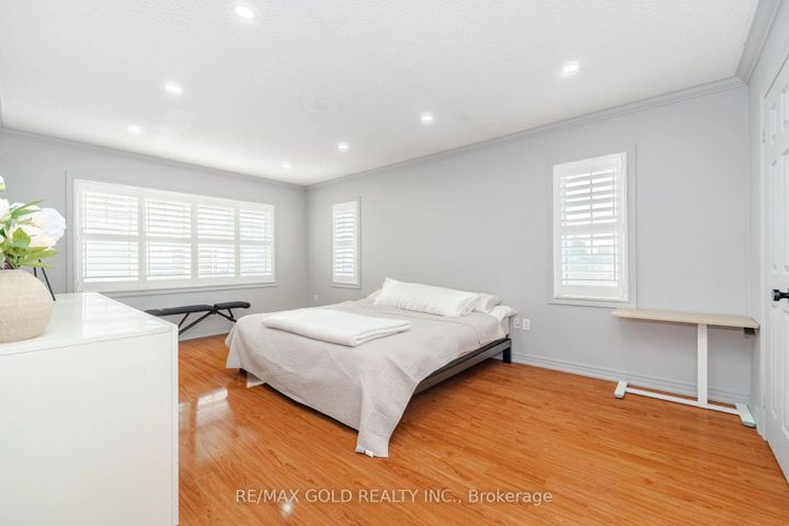 Photo 30 at 41 Leparc Road, Vales of Castlemore North, Brampton