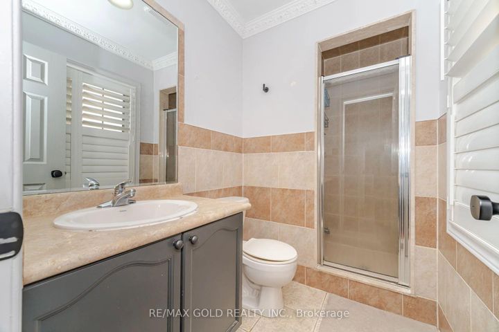 Photo 32 at 41 Leparc Road, Vales of Castlemore North, Brampton