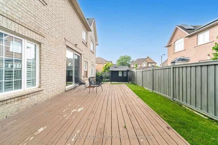 Photo 33 at 41 Leparc Road, Vales of Castlemore North, Brampton