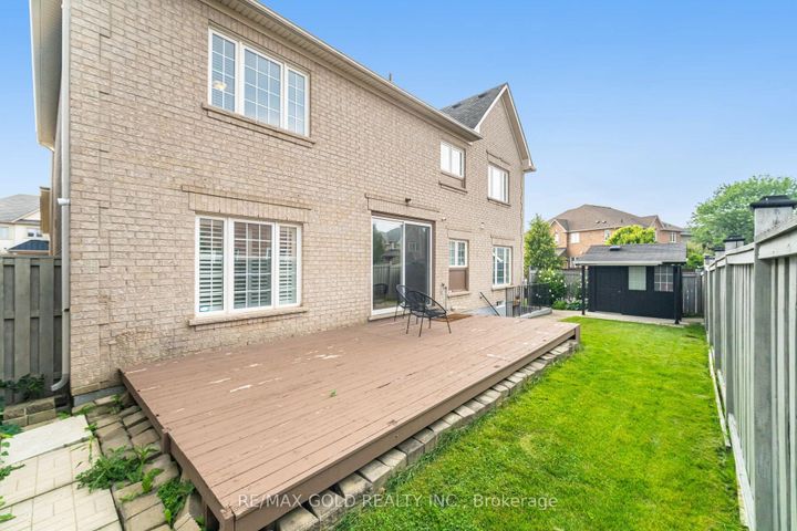 Photo 34 at 41 Leparc Road, Vales of Castlemore North, Brampton