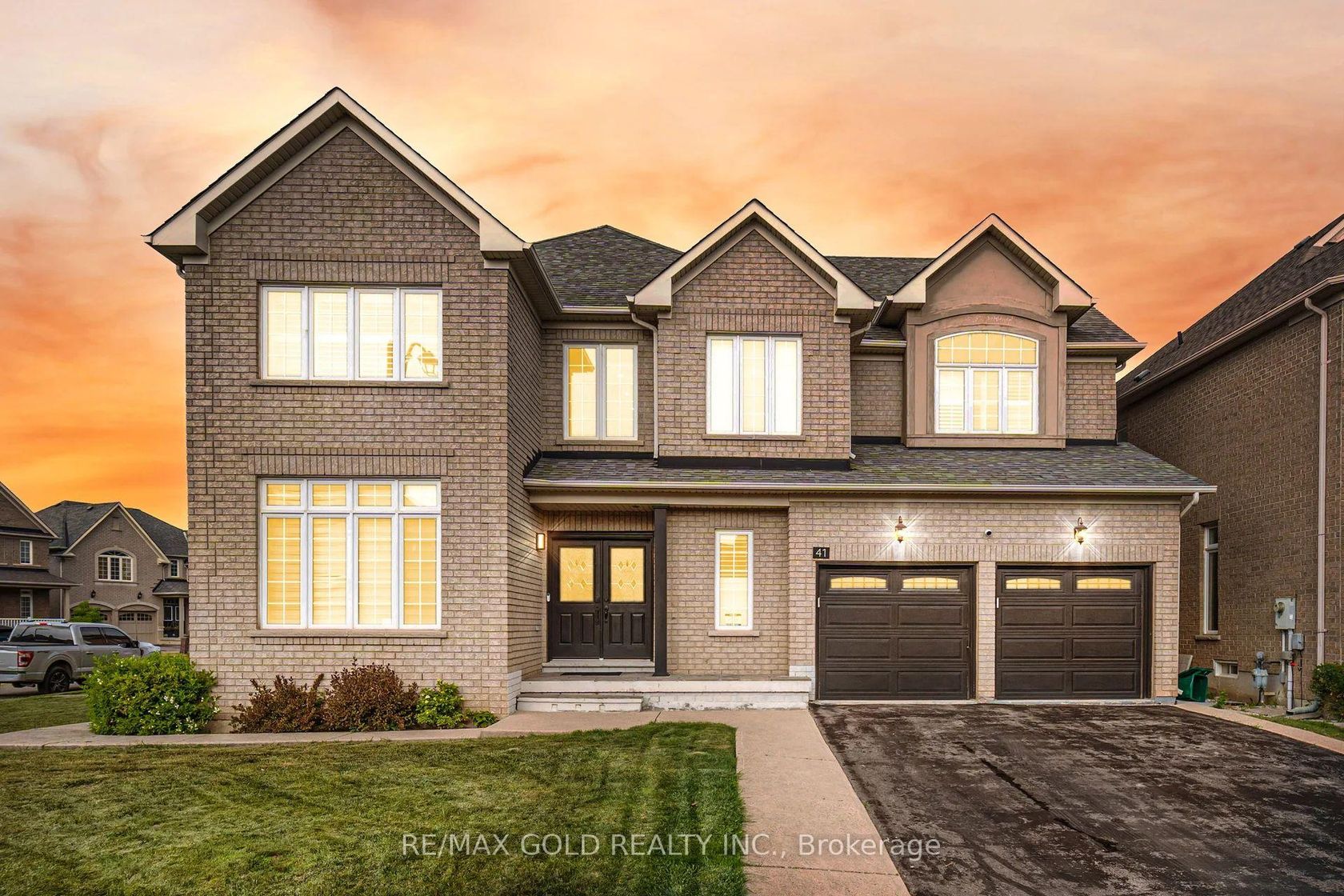 41 Leparc Road, Vales of Castlemore North, Brampton 2