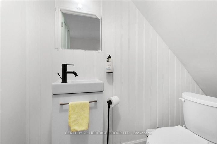 Photo 16 at 40 Emerald Street N, Landsdale, Hamilton