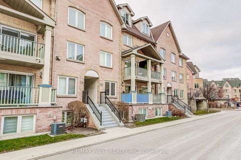 Photo 4 at 722 - 75 WELDRICK Road E, Observatory, Richmond Hill