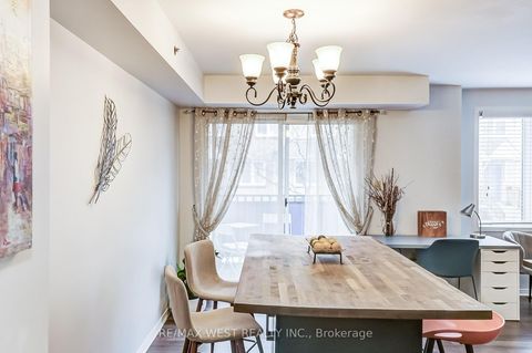 Photo 11 at 722 - 75 WELDRICK Road E, Observatory, Richmond Hill