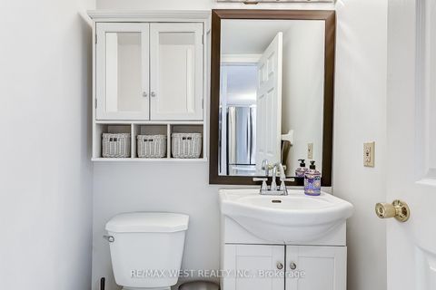 Photo 12 at 722 - 75 WELDRICK Road E, Observatory, Richmond Hill