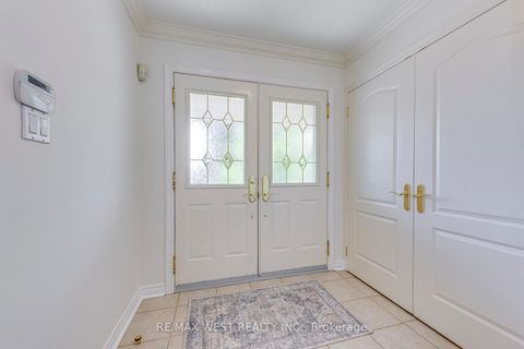 Photo 4 at 56 Laura Sabrina Drive, Sonoma Heights, Vaughan