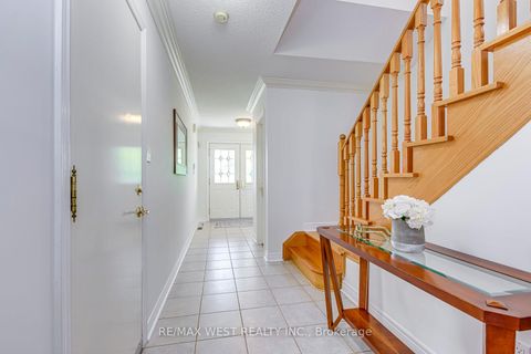 Photo 5 at 56 Laura Sabrina Drive, Sonoma Heights, Vaughan