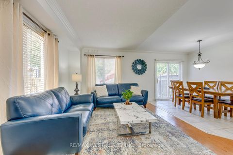 Photo 7 at 56 Laura Sabrina Drive, Sonoma Heights, Vaughan