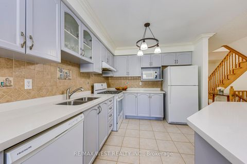 Photo 14 at 56 Laura Sabrina Drive, Sonoma Heights, Vaughan
