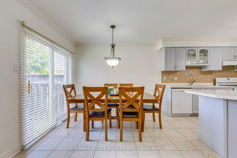 Photo 17 at 56 Laura Sabrina Drive, Sonoma Heights, Vaughan