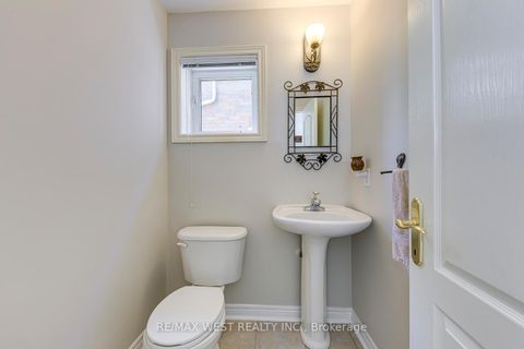 Photo 18 at 56 Laura Sabrina Drive, Sonoma Heights, Vaughan