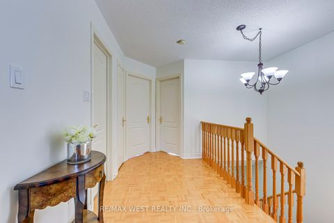 Photo 21 at 56 Laura Sabrina Drive, Sonoma Heights, Vaughan
