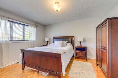 Photo 23 at 56 Laura Sabrina Drive, Sonoma Heights, Vaughan