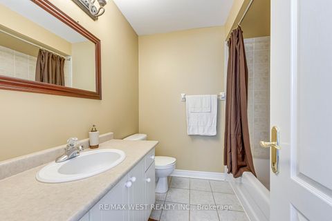 Photo 33 at 56 Laura Sabrina Drive, Sonoma Heights, Vaughan