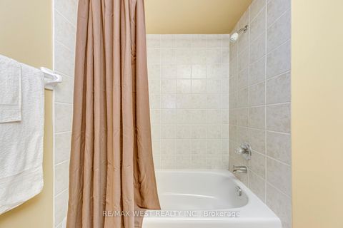 Photo 34 at 56 Laura Sabrina Drive, Sonoma Heights, Vaughan