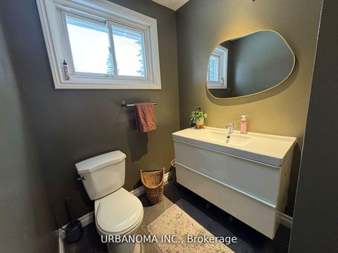Photo 14 at 25 Algonquin Crescent, Aurora Heights, Aurora