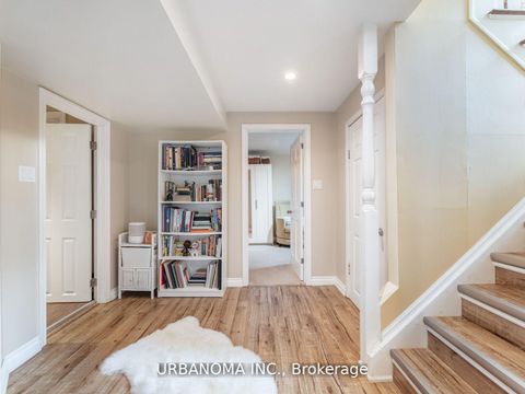 Photo 16 at 25 Algonquin Crescent, Aurora Heights, Aurora