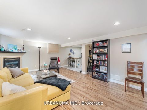 Photo 23 at 25 Algonquin Crescent, Aurora Heights, Aurora