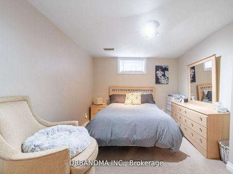 Photo 24 at 25 Algonquin Crescent, Aurora Heights, Aurora