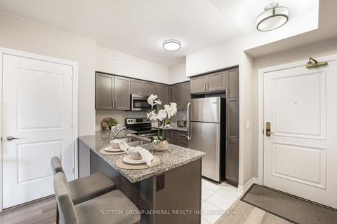 Photo 4 at 1016 - 9255 Jane Street, Maple, Vaughan