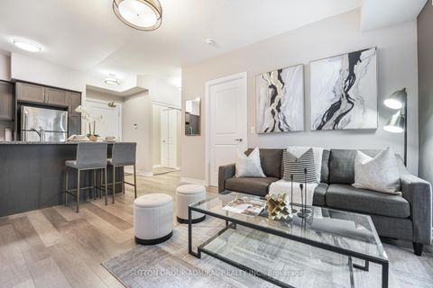 Photo 8 at 1016 - 9255 Jane Street, Maple, Vaughan